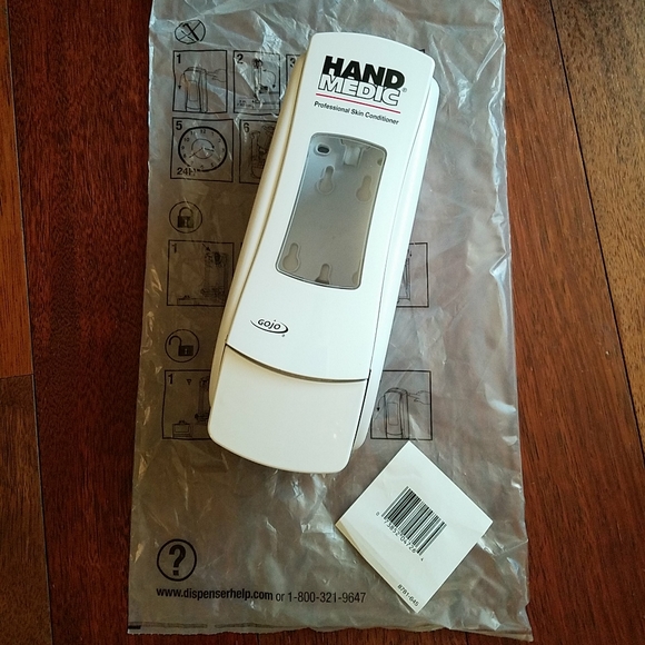 Gojo | Sanitizer Dispenser - Picture 1 of 5